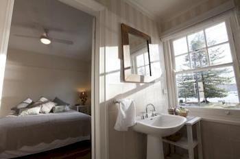 Barrenjoey House 4*